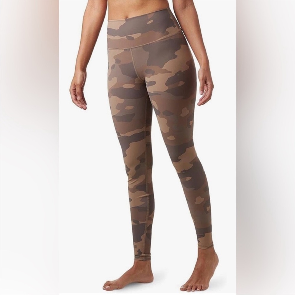 ALO Yoga Camo Leggings in Brown & Dark Brown